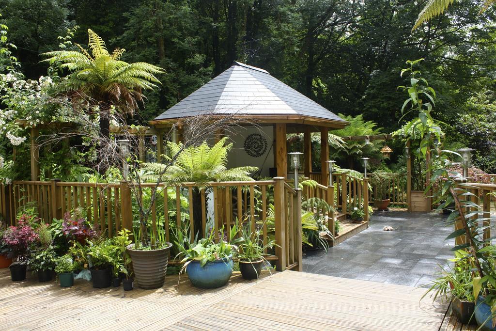 The Waterwheel Hotel Сейнт Остел Екстериор снимка