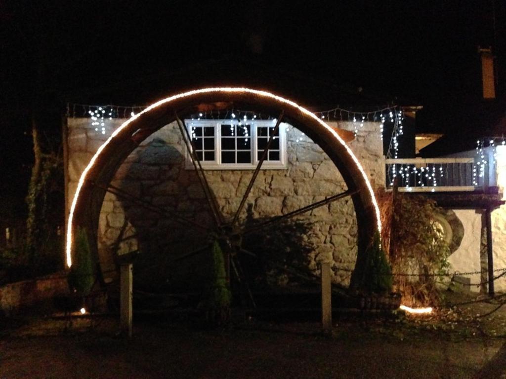 The Waterwheel Hotel Сейнт Остел Екстериор снимка