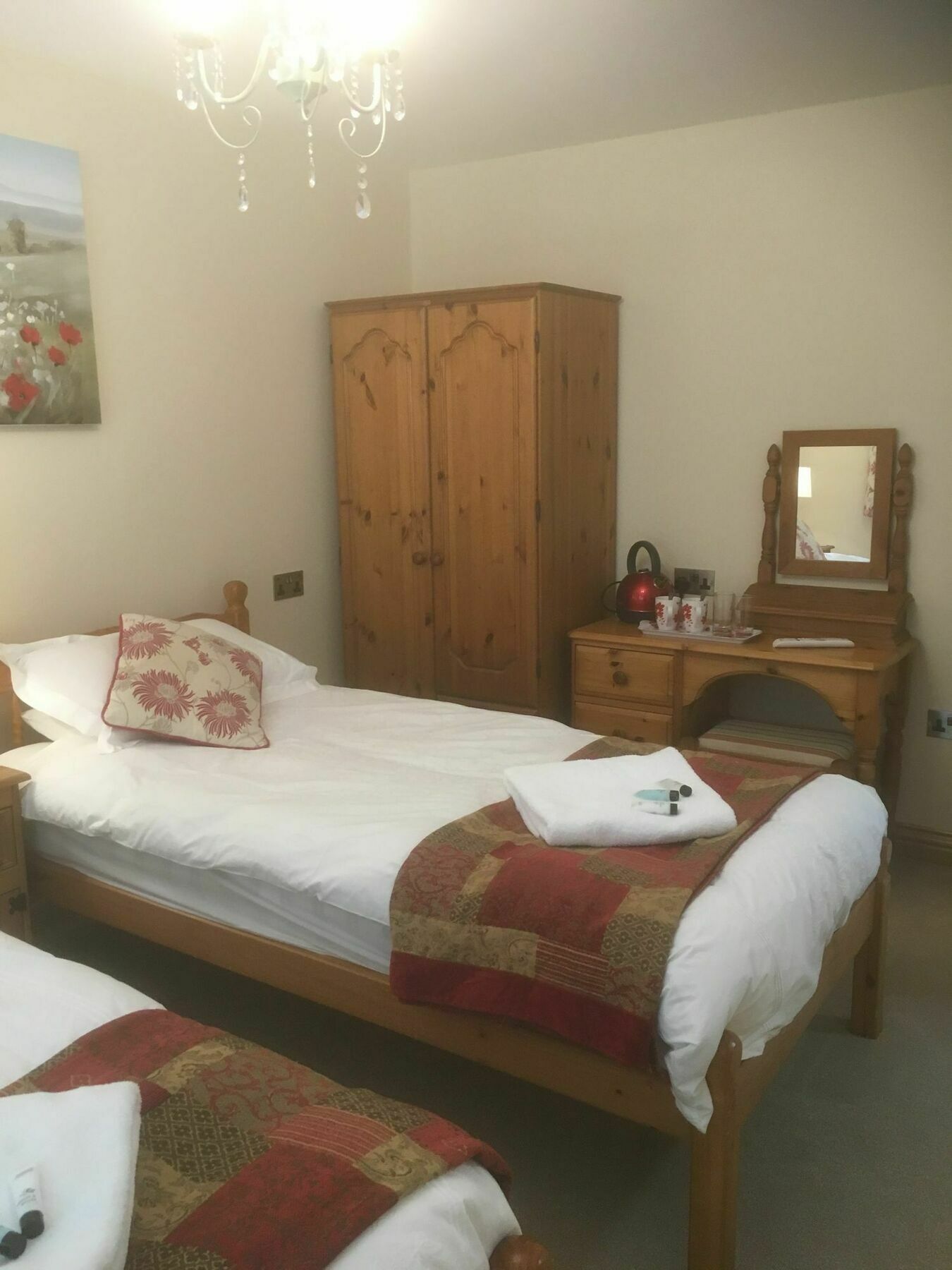 The Waterwheel Hotel Сейнт Остел Екстериор снимка